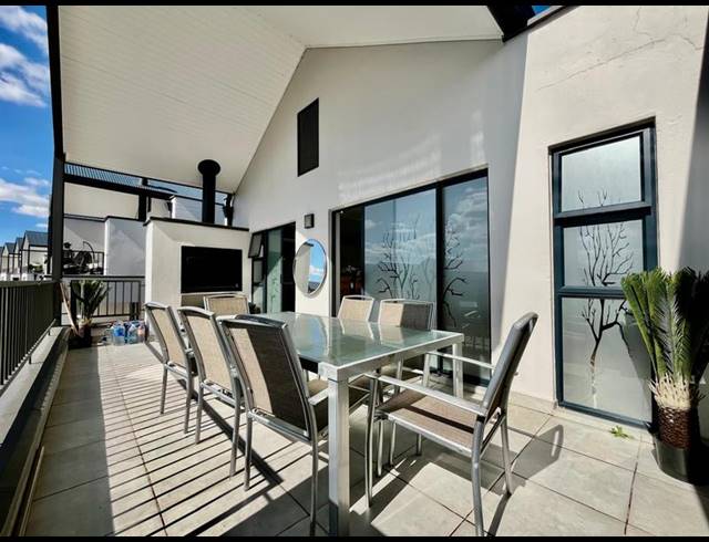 2 BEDROOM APARTMENT FOR SALE IN STEYN CITY